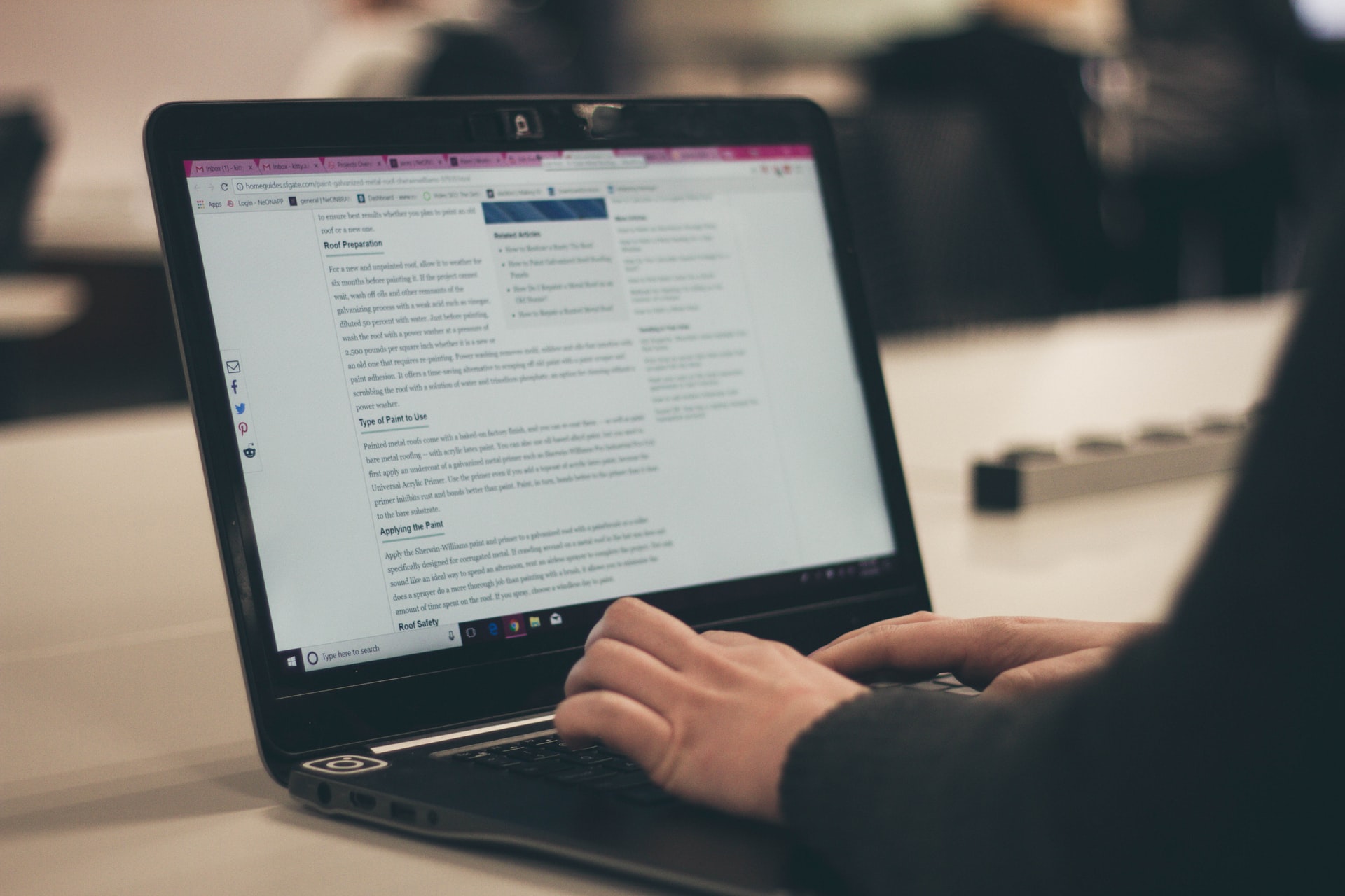 Czy warto prowadzić blog firmowy?